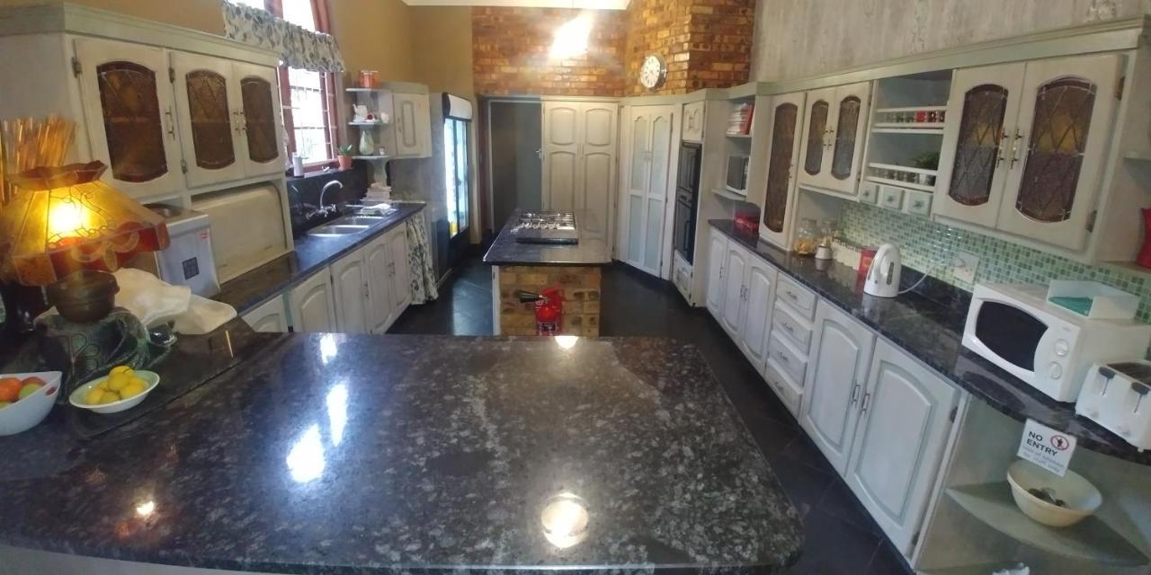 Grace Place Bnb Pretoria Bed and Breakfast Exteriör bild