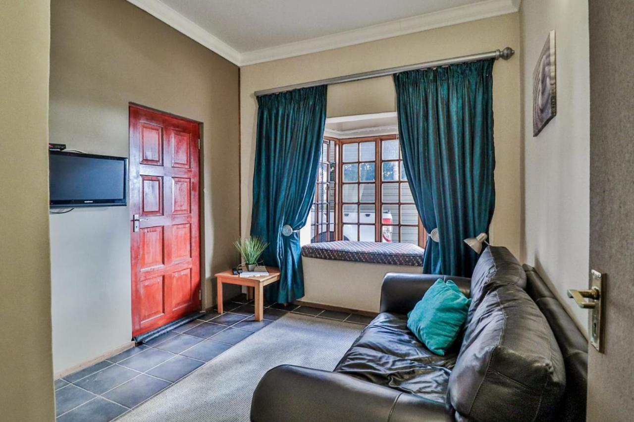 Grace Place Bnb Pretoria Bed and Breakfast Exteriör bild
